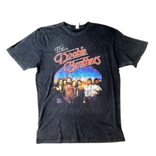 Load image into Gallery viewer, doobie brothers t shirt